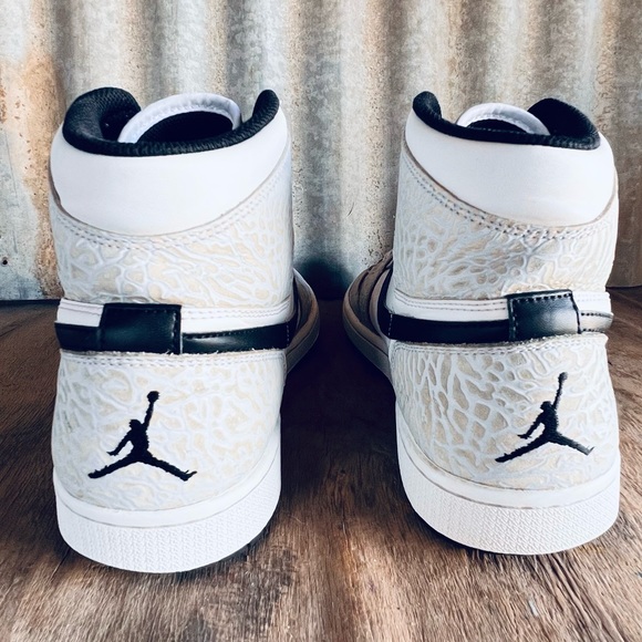 Jordan 1s Retro High White Elephant - Picture 4 of 5